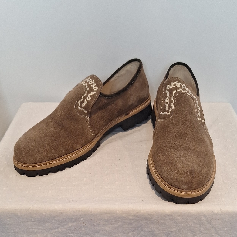 Tracht Tirol Men's Suede Oktoberfest Embroidered Slip-On Loafers